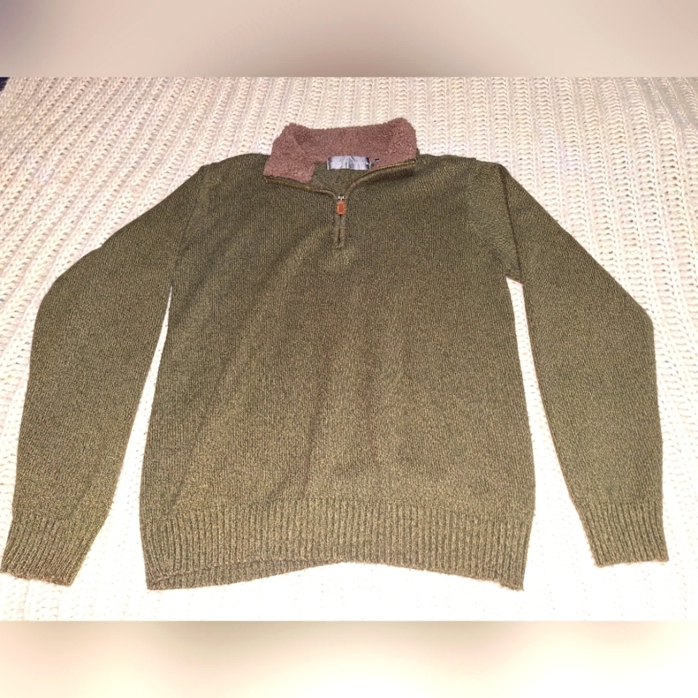 Oscar de la Renta 1/4 zip pullover sweater in a  men's medium. EUC